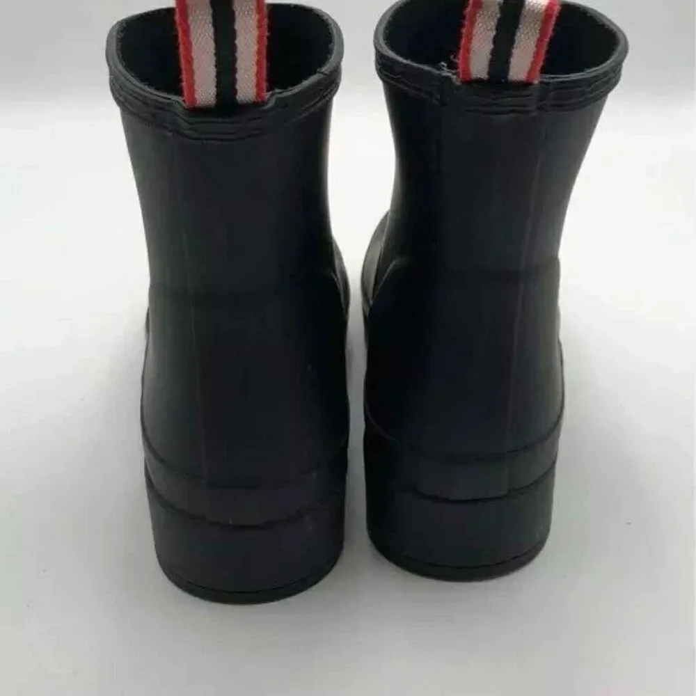 Hunter Womens Black Waterproof Round Toe Ankle Rain Boots Size 6